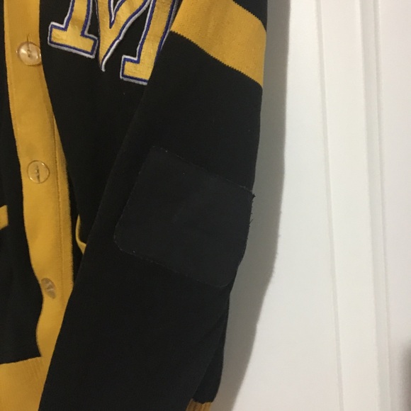 Initial M cardigan - Picture 4 of 5